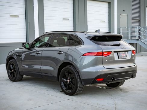Used 2017 Jaguar F-PACE Prestige image 5