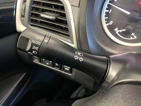 Used 2019 Nissan Sentra SV w/ Special Edition Package image 35