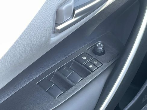 Used 2025 Toyota Corolla SE FWD image 21