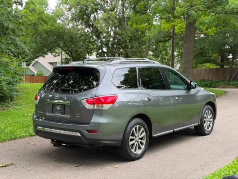 Used 2015 Nissan Pathfinder SV AWD/4WD image 4