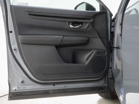 Used 2025 Honda CR-V Sport image 16