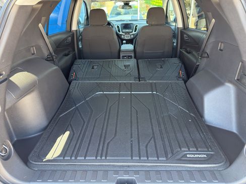 Used 2023 Chevrolet Equinox LT image 38