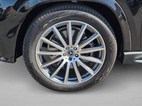 New 2026 Mercedes-Benz GLS 580 4MATIC image 10