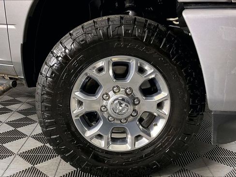 Used 2024 RAM 2500 Laramie AWD/4WD image 10