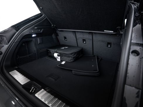 New 2025 Porsche Macan 4S Electric image 25