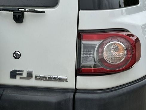 Used 2012 Toyota FJ Cruiser 4WD w/ Upgrade Pkg image 7