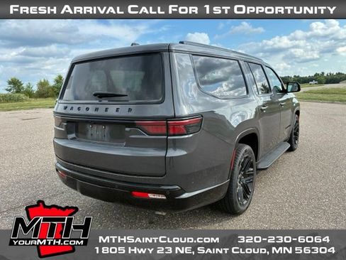 Used 2024 Jeep Wagoneer L Series II AWD/4WD image 8