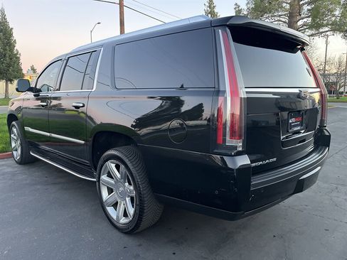 Used 2020 Cadillac Escalade ESV Luxury image 9