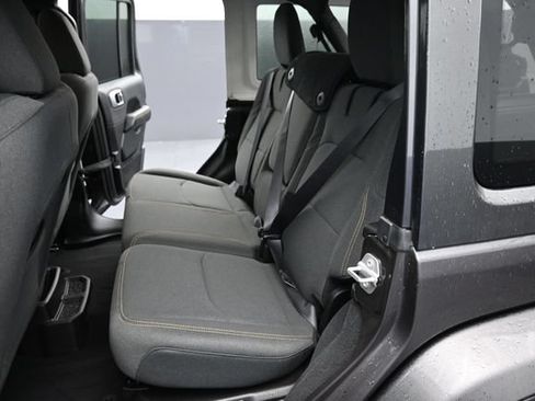 Used 2025 Jeep Wrangler Unlimited Sahara AWD/4WD image 11