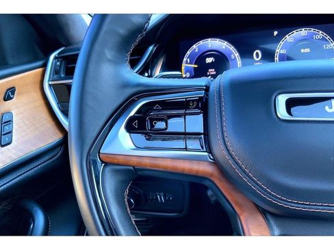 Used 2022 Jeep Grand Cherokee L Summit AWD/4WD image 19