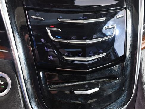 Used 2018 Cadillac Escalade Luxury AWD/4WD image 28