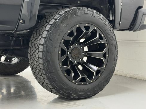 Used 2018 GMC Sierra 2500 Denali w/ Duramax Plus Package AWD/4WD image 91