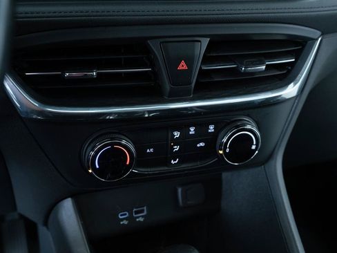 Used 2024 Buick Encore GX Preferred FWD image 17