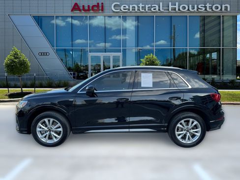 Used 2023 Audi Q3 2.0T Premium w/ Convenience Package image 2