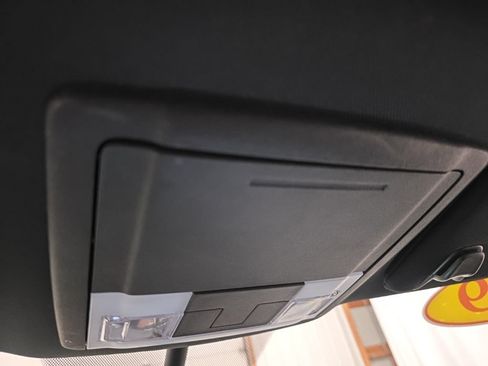 Used 2019 Ford Explorer XLT w/ Equipment Group 202A AWD/4WD image 23