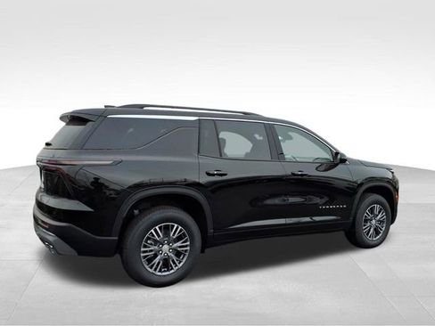 New 2026 Chevrolet Traverse LT image 3