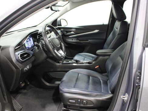 Used 2022 Chevrolet Bolt EUV Premier w/ Launch Edition FWD image 3