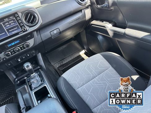 Used 2022 Toyota Tacoma TRD Off-Road AWD/4WD image 17