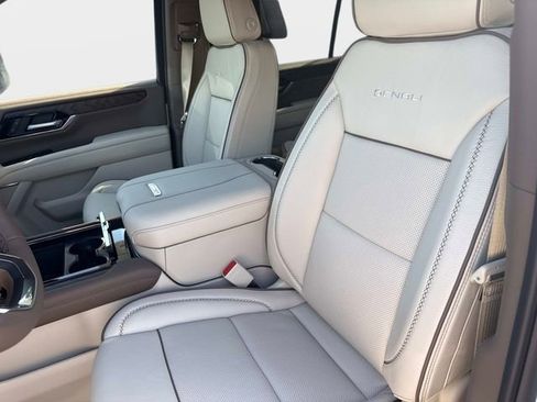 New 2026 GMC Yukon XL Denali w/ Denali Reserve Package RWD image 23