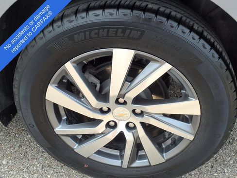 Used 2024 Chevrolet Equinox LT FWD image 10