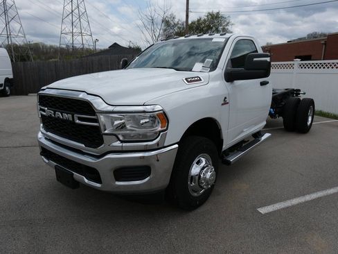 New 2024 RAM 3500 Tradesman image 8