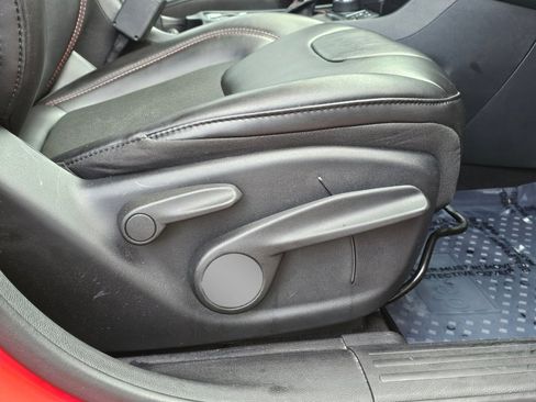 Used 2019 Jeep Cherokee Trailhawk w/ Comfort/Convenience Group image 27