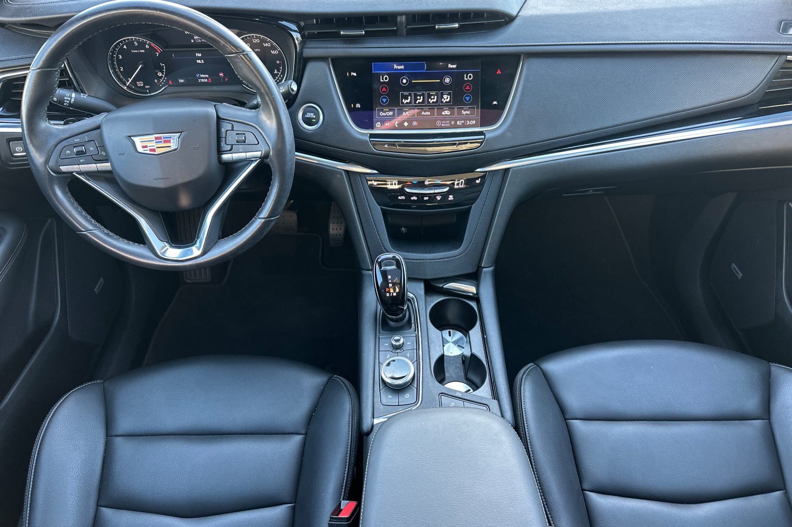 Used 2024 Cadillac XT6 Luxury FWD image 16