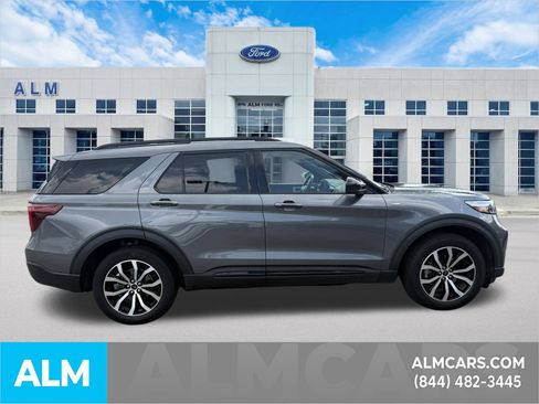 Used 2022 Ford Explorer ST-Line w/ Class IV Trailer Tow Package AWD/4WD image 5