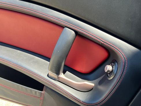Used 2010 Ferrari California RWD image 30