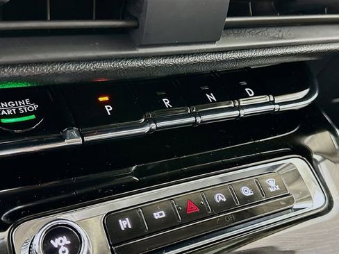 Used 2025 Lincoln Corsair AWD image 20