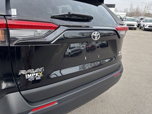 Used 2025 Toyota RAV4 LE image 27