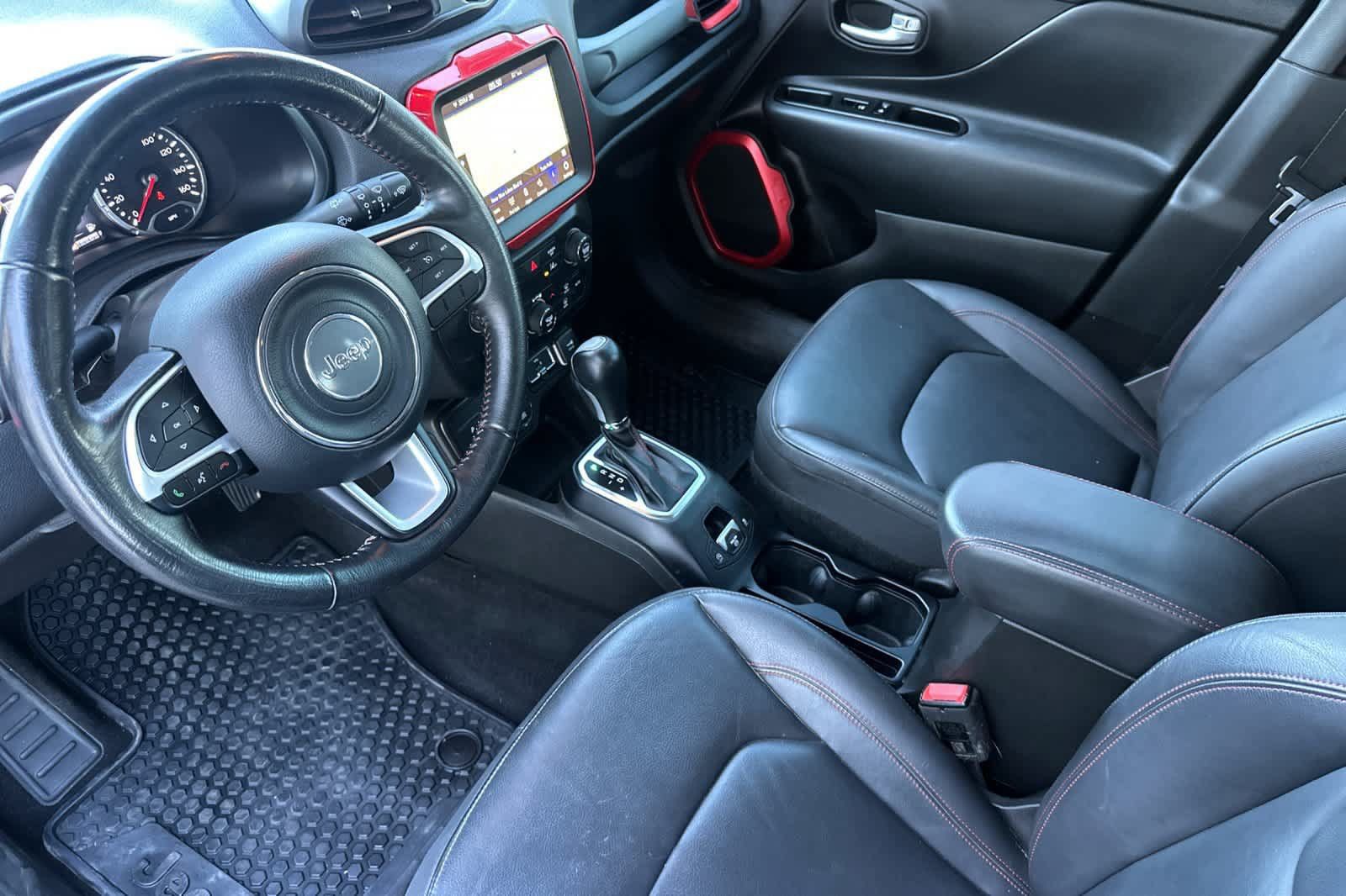 Used 2023 Jeep Renegade Trailhawk w/ Trailhawk Elite Group AWD/4WD image 11