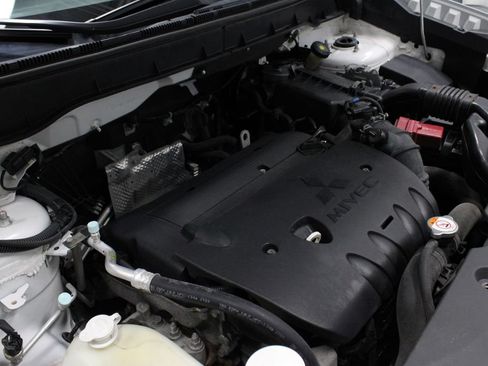 Used 2016 Mitsubishi Outlander Sport ES FWD image 13