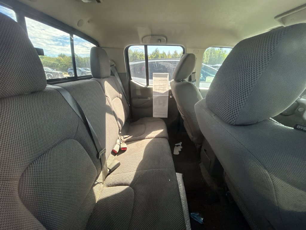 Used 2017 Nissan Frontier SV RWD image 14