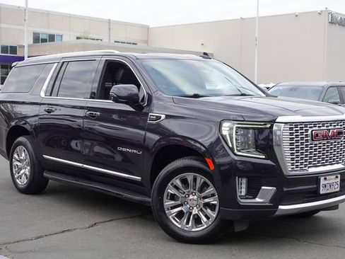 Used 2024 GMC Yukon XL Denali image 2
