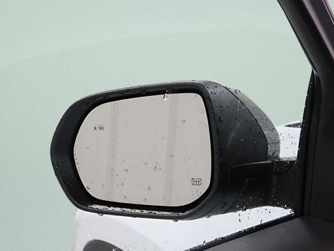 New 2026 Chevrolet Equinox LT w/ Convenience Package II FWD image 23