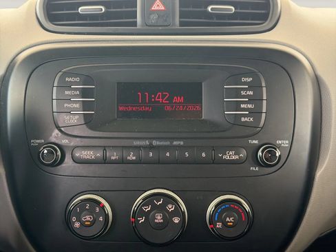 Used 2016 Kia Soul FWD image 16