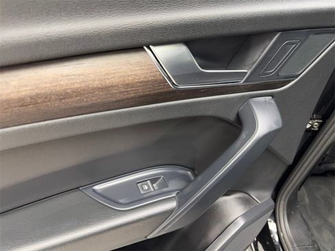 Used 2023 Audi Q5 2.0T Premium image 39