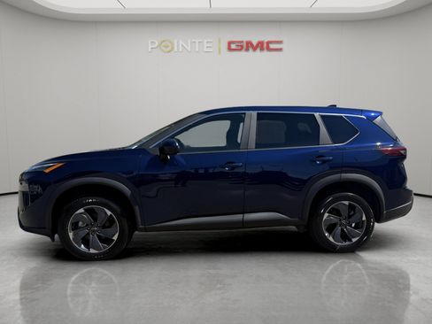 Used 2025 Nissan Rogue SV FWD image 6