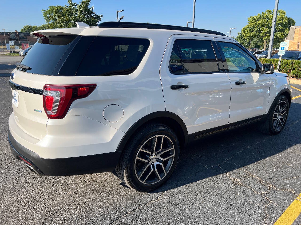 Used 2016 Ford Explorer Sport w/ Equipment Group 401A AWD/4WD image 13