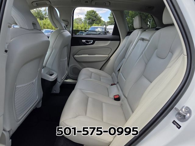 Used 2023 Volvo XC60 B5 Plus AWD/4WD image 13