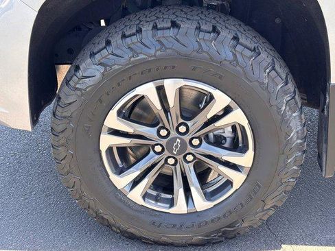 Used 2021 Chevrolet Colorado Z71 AWD/4WD image 10