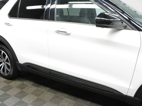 Used 2023 Ford Explorer ST-Line AWD/4WD image 37