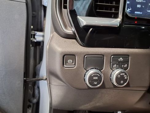 Used 2023 GMC Sierra 1500 SLE w/ Preferred Package RWD image 17