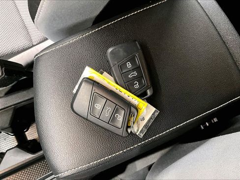 Used 2023 Volkswagen Taos S image 13