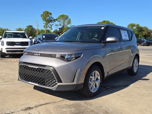 New 2025 Kia Soul LX image 4