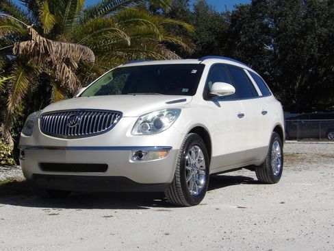 Used 2011 Buick Enclave CXL image 1