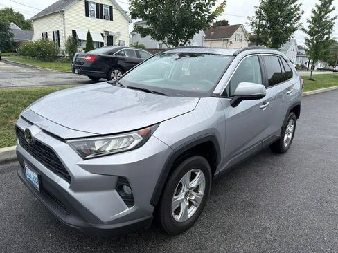 Used 2021 Toyota RAV4 XLE w/ Convenience Package AWD/4WD image 3