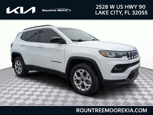 Used 2025 Jeep Compass Latitude w/ Convenience Group image 1