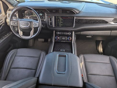 Used 2024 GMC Yukon XL Denali w/ Advanced Technology Package image 15